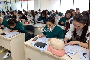 学微整必须是医学专业吗？普通人可以学微整吗？
